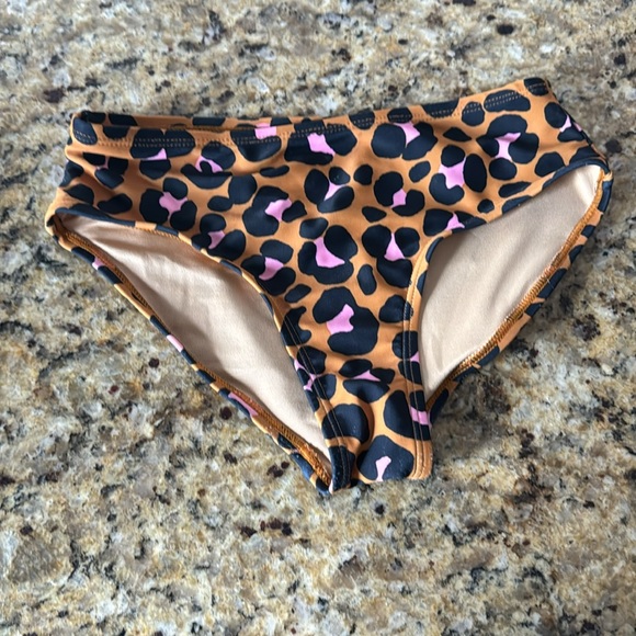 Girls, Old Navy, cheetah print bikini - Picture 4 of 4